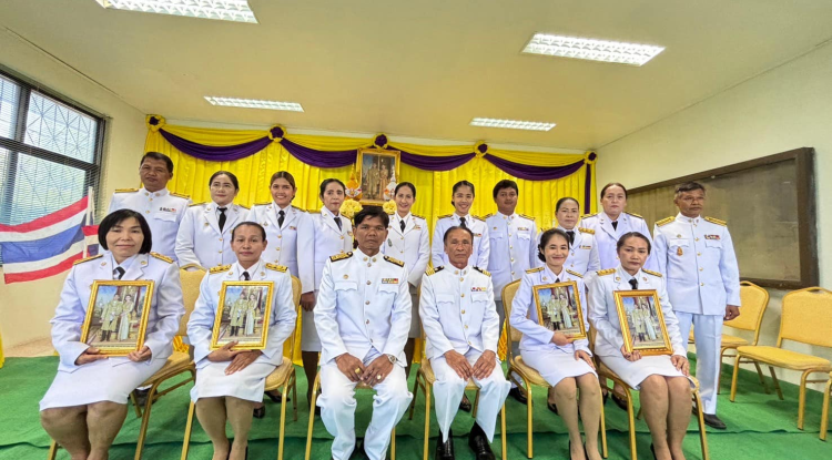 เข้าร่วมพิธีรับพระราชทานพระบรมฉายาลักษณ์ พระบาทสมเด็จพระเจ้าอยู่หัว ที่ฉายกับสมเด็จพระนางเจ้าฯ พระบรมราชินี ณ ห้องประชุมองค์การบริหารส่วนตำบลหนองโดน