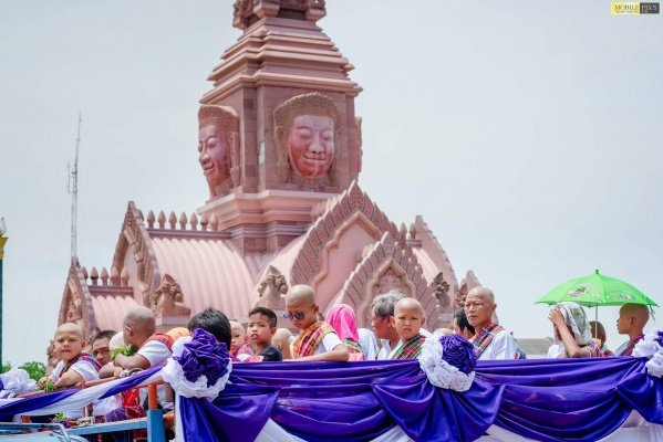 บรรพชาอุปสมบทหมู่เพื่อถวายเป็นพระราชกุศลแด่พระบาทสมเด็จพระปรมิทร มหาภูมพลอดุลยเดช มหิตลาธิเบศรามาธิบดี จักรีนฤบดินทร สยามินทราธิราช บรมนาถบพิตร และเพื่อน้อมสำนึกในพระมหากรุณาธิคุณของสมเด็จพระเทพรัตนราชสุดาฯ สยามบรมราชกุมารี ระหว่างวันที่ ๒ - ๑๖ เมษายน ๒๕๖๐


kubet ไทยคาสิโนออนไลน์