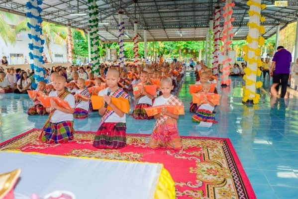 บรรพชาอุปสมบทหมู่เพื่อถวายเป็นพระราชกุศลแด่พระบาทสมเด็จพระปรมิทร มหาภูมพลอดุลยเดช มหิตลาธิเบศรามาธิบดี จักรีนฤบดินทร สยามินทราธิราช บรมนาถบพิตร และเพื่อน้อมสำนึกในพระมหากรุณาธิคุณของสมเด็จพระเทพรัตนราชสุดาฯ สยามบรมราชกุมารี ระหว่างวันที่ ๒ - ๑๖ เมษายน ๒๕๖๐


kubet ไทยคาสิโนออนไลน์