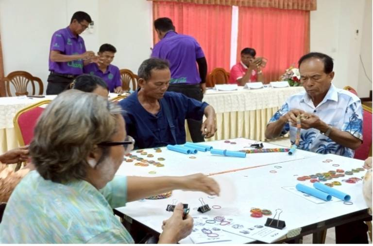 องค์การบริหารส่วนตำบลหนอง โดยกองสวัสดิการสังคม ได้จัดทำโครงการพัฒนาคุณภาพชีวิตผู้สูงอายุ ประจำปีงบประมาณ 2568 เมื่อวันที่ 25 เมษายน 2568 ณ เทศบาลตำบลขุนหาญ อำเภอขุนหาญ จังหวัดศรีสะเกษ โดยมีวัตถุประสงค์เพื่อเป็นการฟื้นฟูสุขภาพ ช่วยยืดเหยียดกล้ามเนื้อ ลดอาการปวดเมื่อยกล้ามเนื้อในผู้สูงอายุ กล้ามเนื้อของร่างกายมีความยืดหยุ่น ลดความตึงตัว ทำให้ร่างกายมีความผ่อนคลาย เพิ่มความแข็งแรง ทำให้การเคลื่อนไหวของร่างกายดีขึ้น