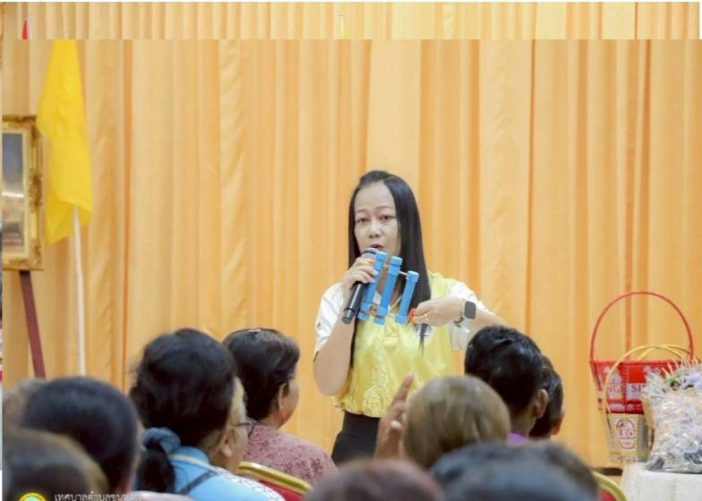 องค์การบริหารส่วนตำบลหนอง โดยกองสวัสดิการสังคม ได้จัดทำโครงการพัฒนาคุณภาพชีวิตผู้สูงอายุ ประจำปีงบประมาณ 2568 เมื่อวันที่ 25 เมษายน 2568 ณ เทศบาลตำบลขุนหาญ อำเภอขุนหาญ จังหวัดศรีสะเกษ โดยมีวัตถุประสงค์เพื่อเป็นการฟื้นฟูสุขภาพ ช่วยยืดเหยียดกล้ามเนื้อ ลดอาการปวดเมื่อยกล้ามเนื้อในผู้สูงอายุ กล้ามเนื้อของร่างกายมีความยืดหยุ่น ลดความตึงตัว ทำให้ร่างกายมีความผ่อนคลาย เพิ่มความแข็งแรง ทำให้การเคลื่อนไหวของร่างกายดีขึ้น