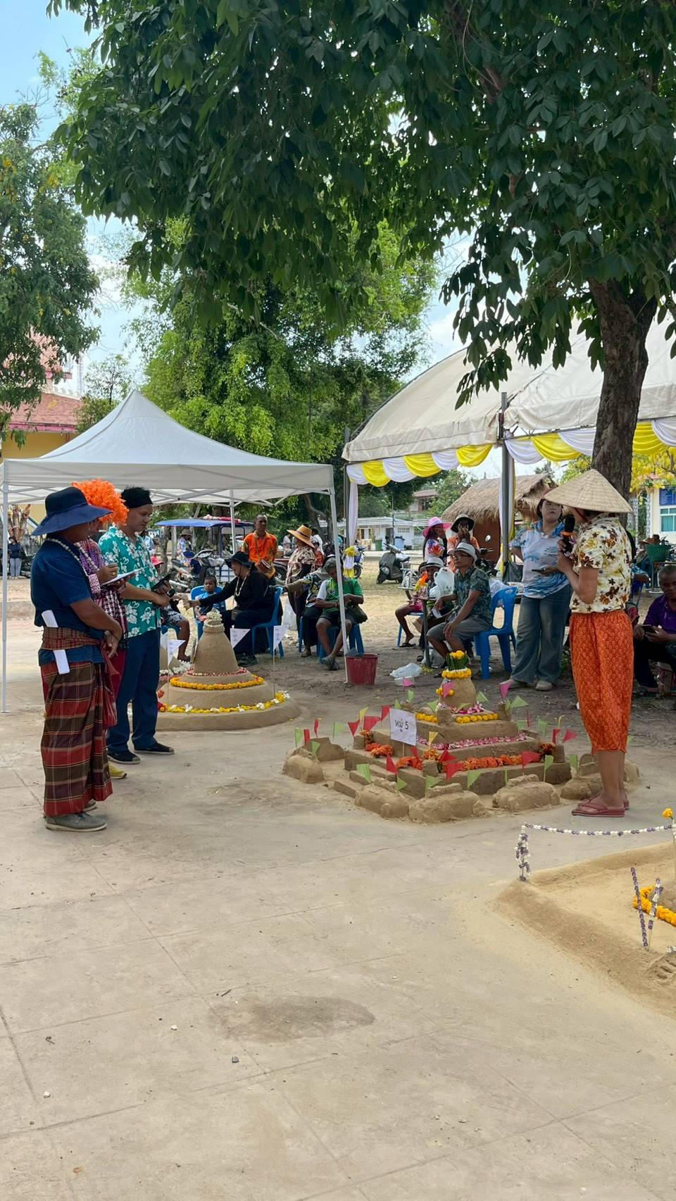 เมื่อวันที่ 13 เมษายน 2569 องค์การบริหารส่วนตำบลหนองโดน ได้จัดกิจกรรมงานประเพณีสงกรานต์ ประจำปีงบประมาณ 2569