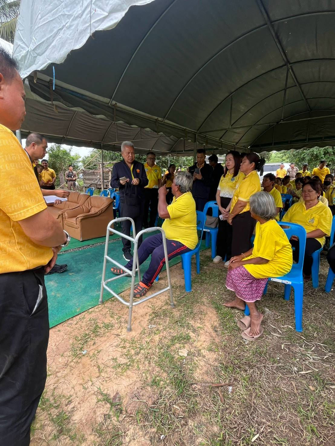 พิธีมอบบ้าน โครงการเฉลิมพระเกียรติ สร้างบ้านให้ผู้พิการและผู้ยากไร้